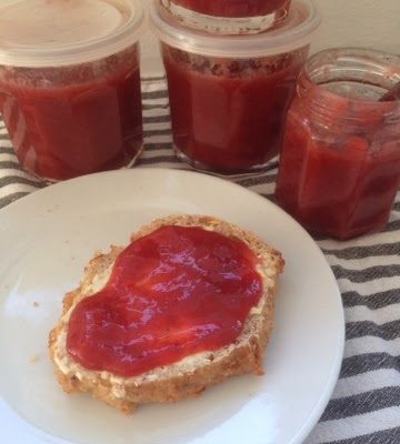 Jordbær rabarbermarmelade, smagen af sommer