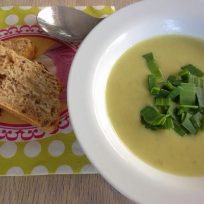 Grove koldhævede flutes og rygende varm suppe