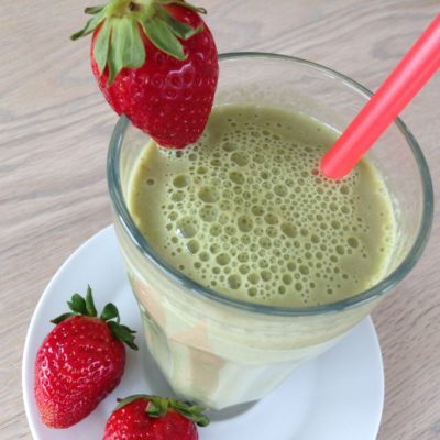 Smoothie med Jordbær, ananas og spinat