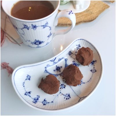 Chokoladetrøfler med brombær og rom