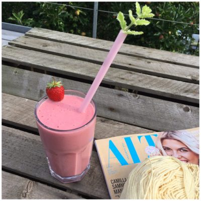 Morgenmild jordbærsmoothie