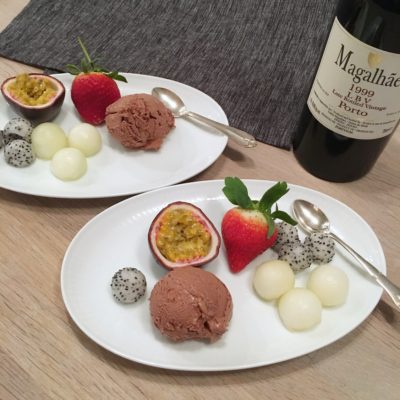 Chokolademousse med frugt