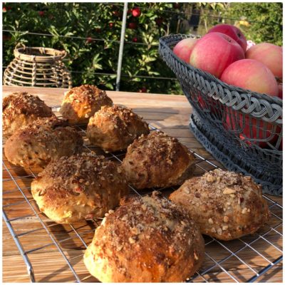 Æbleboller med sprød og knasende top